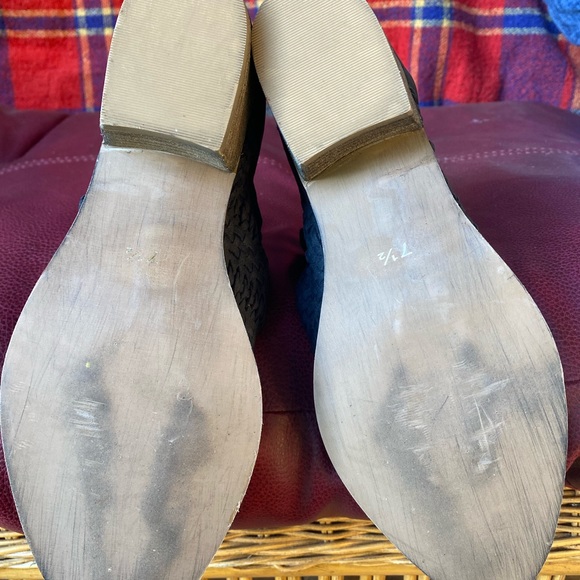 NWOT leather woman’s bootie.  Size 7.5 - Picture 3 of 3